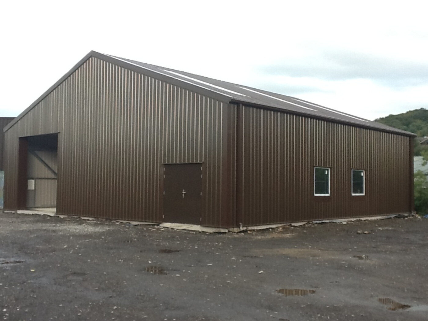 Housing concept using same material for roof and walls, CDC studio
