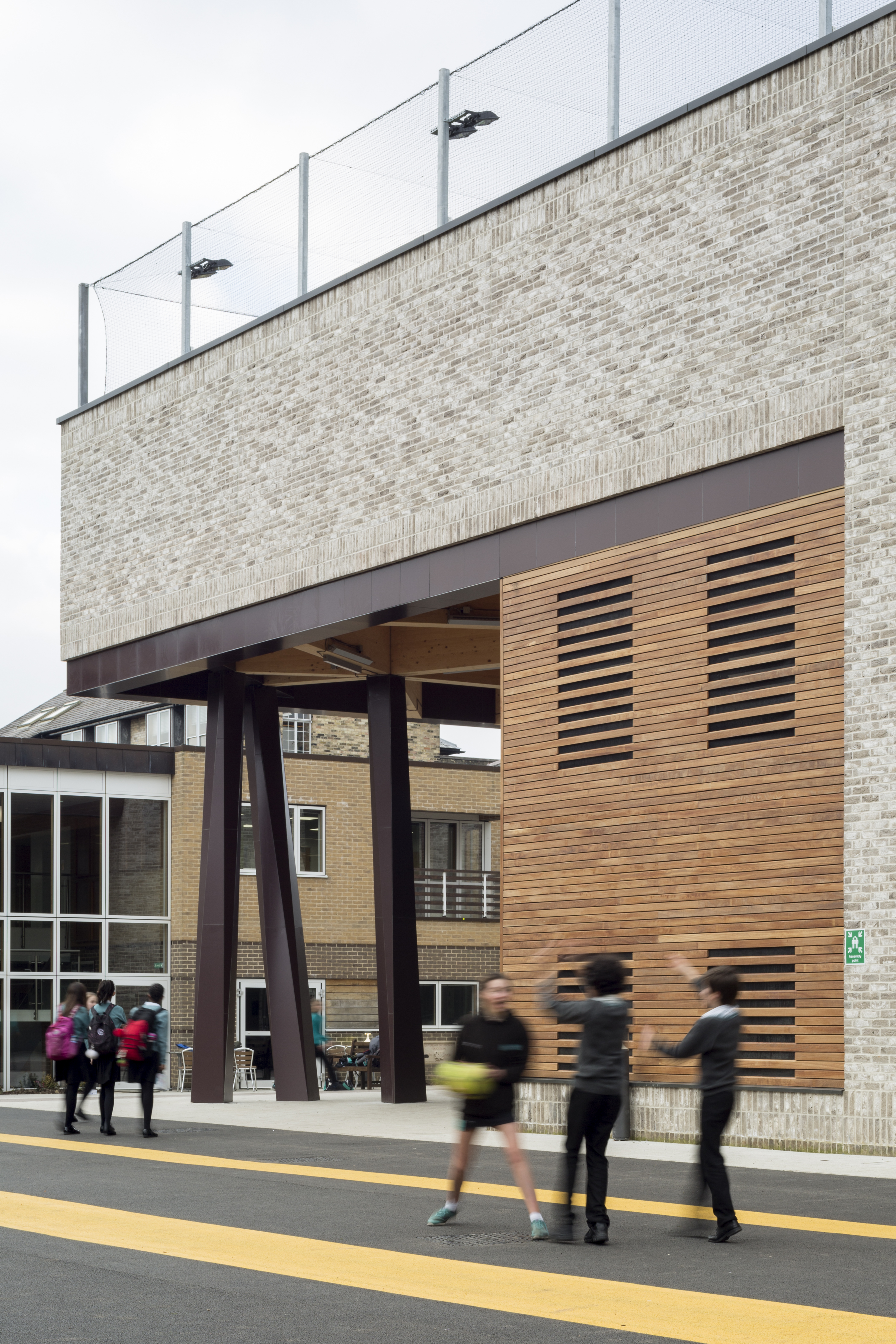 school children playing at the stephen perse foundation | CDC Studio Cambridge architects